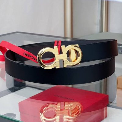 特 P160 。双面可调式Gancini皮带 这款皮带优雅奢华，是令人过目难忘的Ferragamo经典之作。采用天然纹理牛皮制成，呈现清晰粒纹饰面，钌灰色Gan