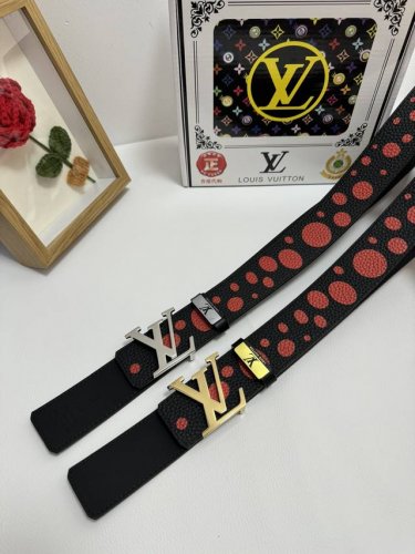 品名：Lv..路易..威登 材质：原单牛皮腰带 百分百头层牛皮腰带保证真皮，24K纯钢扣，专柜原单品质、做工精细，时尚大牌，送人自用首选 包装： 请认准如图专柜
