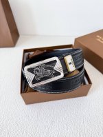 品名：巴宝莉.Burberry腰带 皮带 原单 型号：挂扣，经典纯钢材质挂扣，实物拍摄，头层牛皮 材料：百分百头层牛皮，保证真皮。双面可用专柜同等质量，经典双面
