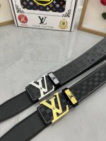 品名 Lv..路易..威登原单 材质 原单牛皮腰带 百分百头层牛皮腰带保证真皮 24K纯钢扣 专柜原单品质 做工精细 时尚大牌 送人自用首选 包装 请认准如图专