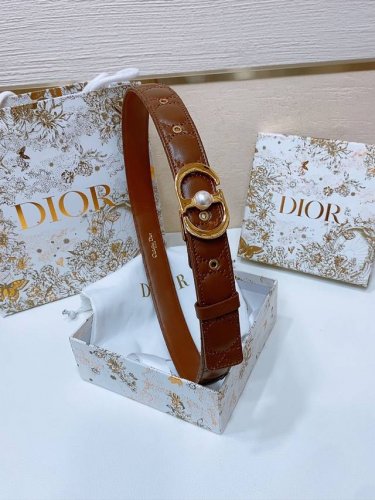 Dior Montaigne Jolie Belt 光滑小牛皮和白色树脂珍珠 饰有*Christian Dior*标志 羊皮菱格腰带3.0Cm
