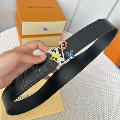特 寬度：40Mm 男士最新頂級原單腰帶 此款腰帶雙面可用 搭配新款316鋼搭扣 雙面選用進口原廠Togo荔枝 與專櫃一致 以一當二
