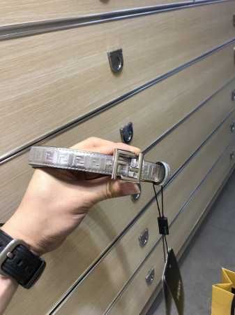 配送专柜包装 打孔针 特批宽20 Mm，原单进口双面头层牛皮，搭配原单钌钯电镀F扣，支持Nfc 手感.油边近乎完美，原产皮料定制，质感无可挑剔，出众的细节，高清 - 点击图像关闭