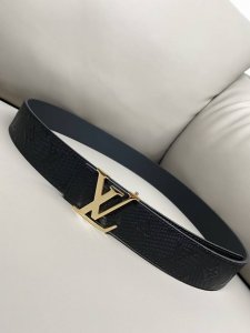 Lv 路易威登 官网款进口牛皮4D制作 经典精品字母扣 双面可用4.0送礼自用档次到顶 多扣颜色可自由选择