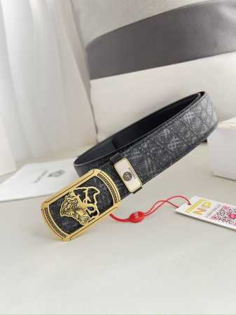 品名：Versace.范思哲原单腰带 皮带 型号：挂扣，经典人头纯钢材质扣头，头层牛皮，图片实物拍摄 材料：百分百头层牛皮，保证真皮。24K纯钢扣双面可用专柜同 - 点击图像关闭