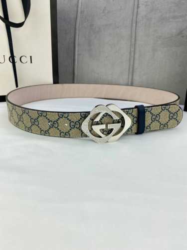 宽度4.0Cm Gucci Marmont系列每一季都会推陈出新 为灵感源于70年代的标志性镶嵌施华洛世奇元素水晶Gg钢扣 配件注入现代精髓 Supreme帆布
