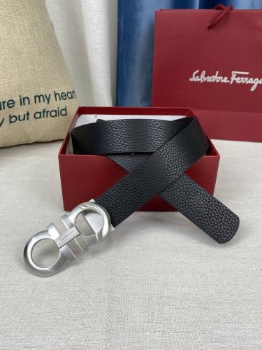 特 ：配送专柜全套礼盒包装。 Ferragamo 进口原版头层牛皮搭配精品真空电镀永不掉色扣头，宽度3.5Cm