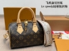 飞机盒芯片版 Lv Speedy20 超喜欢这个Size！ 原版织布！升级为可调节 平时无论什么衣服 不用犹豫！ 随便搭！搜索 Lv Speed20 尺寸：20