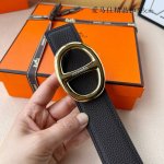 特 品牌：爱玛士新款进口3. 8平滑双面头层小牛皮，手感细腻柔软。搭配纯钢平滑精品钢扣，男士必备！宽度： 3. 8Cm平滑钢扣头层牛皮皮带