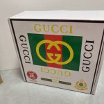 品名：古奇.Gu...Ci 原单 材质：原单牛皮腰带 专柜原单品质、做工精细，时尚大牌，送人自用首选 包装： 请认准如图专柜包装赠送打孔器手提袋专柜礼盒宽度3.