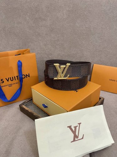 Lv.路易威登 全套包装 宽度 40Mm宽度 正品一体铸造五金钢扣 原厂皮料 双面原厂定制进口面料 可送礼自用不错选择