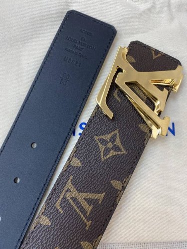配全套包装礼盒 Lv 代工厂货品 4.0宽度 正品一体铸造五金，原厂皮料。