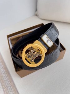 品名：巴宝莉.Burberry 腰带自动带 皮带 型号：自动扣，纯钢材质自动扣，自动带身，双面头层牛皮 材料：百分百头层牛皮，保证真皮。24K纯钢扣专柜同等质量