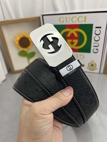 品名：古奇.Gu...Ci 原单 材质：原单牛皮腰带 专柜原单品质、做工精细，时尚大牌，送人自用首选 包装： 请认准如图专柜包装赠送打孔器手提袋专柜礼盒宽度3.