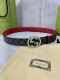 宽度4.0cm gucci 双面腰带，一侧为GG Supreme帆布，反面一侧为枣红色头层小牛皮。配以互扣式双G压砂钢扣采用真空电镀 厚度6.0mm