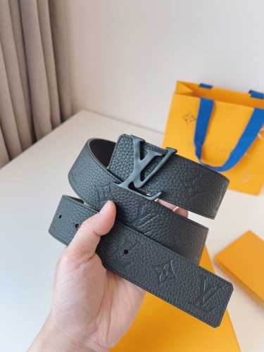 特 Lv.路易威登 全套包装 原版品质 代工厂货品 40Mm宽度 正品一体铸造五金钢扣，原厂皮料 双面原厂定制面料，区别市场货
