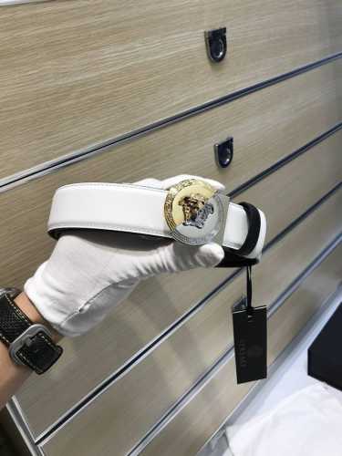 配送专柜包装 打孔针 批专柜同款、实拍专柜官网，尺寸:宽35Mm，原版立体半脸间色美人头扣 ，极富设计美感 ，双面采用进口原版小牛皮，彰显个性，清晰美观，皮质软