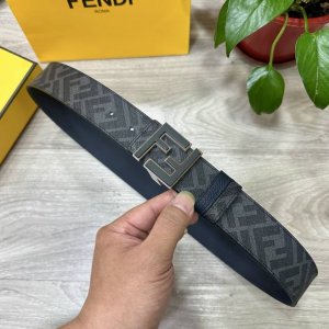 Fendi芬迪专柜同款 宽4.0Cm 双环正反用腰带 Ff按钉搭扣 深蓝色Cuoio Romano皮革材质 反面面料带有烟草黄和黑色Ff图案 四方金属饰面 时尚