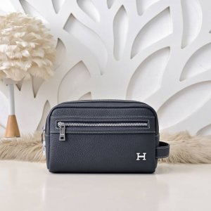 Hermes-爱马仕最新款男士手包采用顶级小牛皮 高贵五金拉链头 皮质柔软 手感超赞 做工精细 休闲实用 版型非常舒适 高品质尺寸：24.15.8Cm