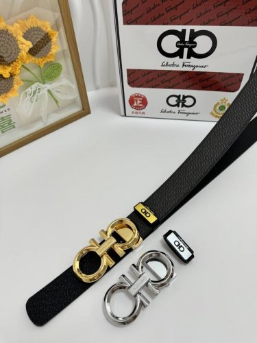 品名：菲拉格幕 原单 材质：原单牛皮腰带 百分百头层牛皮腰带保证真皮，24K纯钢扣，专柜原单品质、做工精细，时尚大牌，送人自用首选 包装： 请认准如图专柜包装赠