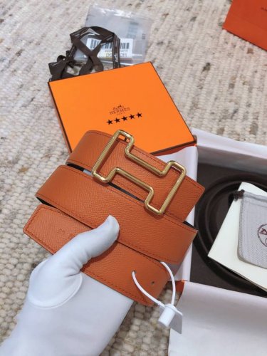 特 Hermes [正]3.8Cm男士双面用腰带 定制精钢五金 电镀，双色双面牛皮 皮纹清晰可见 手感极佳