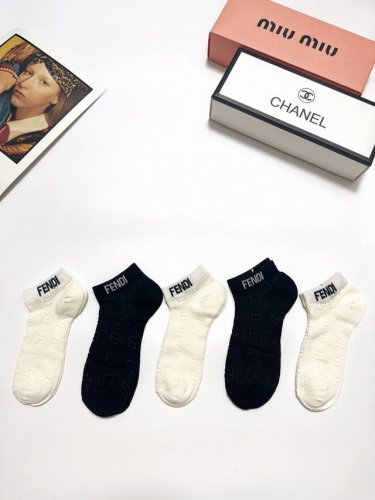 配包装 一盒5 双 Fendi 芬迪 经典字母 Logo 纯棉 网眼透气船袜 ！超级软糯亲肤！ Ins爆款！专柜在售Ing 好看到爆炸 ！超高品质！经典不过时！