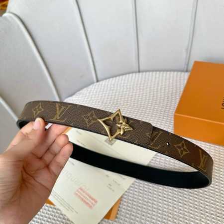 原版包装 L0Uis Vuitt0N 今季新品 驴家女士原單腰帶 寬度30毫米 定制经典帆布面料搭配小荔枝纹小牛皮底 全新开模五金 可双面佩戴 多色可选。百搭款 - 点击图像关闭