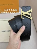 Lv 4.0Cm进口牛皮面料压花 专柜对版针纹、展现时下流行的工艺-动感设计精神。