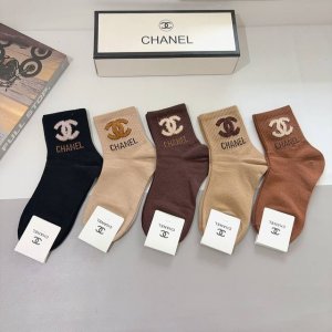 配包装 一盒5双 Chanel 香奈儿经典中筒袜子 经典双C图案Logo，专柜同步袜子大牌出街，潮人必备，超好搭