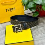 特 Fendi 芬迪 专柜同款 双环正反用腰带 Ff按钉搭扣 棕色Cuoio Romano皮革材质 反面面料带有烟草黄和黑色Ff图案 黑色珐琅金属饰面 时尚经典