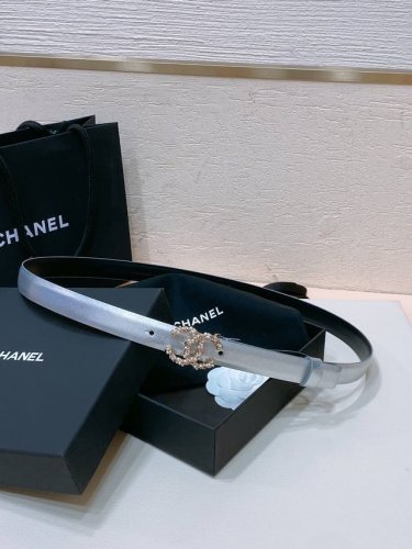 特 Chanel 24C 珍珠 水钻白 与 水钻粉 Logo搭扣 黄铜金进口胎牛皮带身 手感柔软 细腻 2.0Cm 码数75- -100