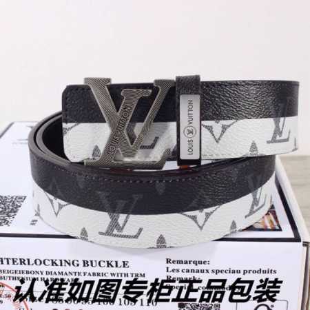品名：Lv..路易..威登原单 型号：认准如图专柜包装，赠送打孔器 材料：百分百头层牛皮，涂鸦图案24K纯钢扣保证真皮。专柜同等质量， 送人自用首选 包装： 请 - 点击图像关闭