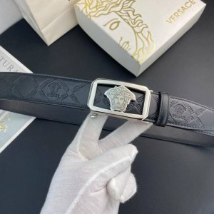 范思哲 特种自动带皮腰带系列 ，原厂五金精品不锈钢扣，手感柔软舒适 宽3.5Cm。