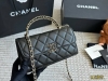 Chanel 25S Kelly银色横版 这一.季一定要买的Kelly横版翻盖的设计复古又时髦、皮穿链交错的手柄绝美了四 亮闪闪Bilingbilinh的色泽+