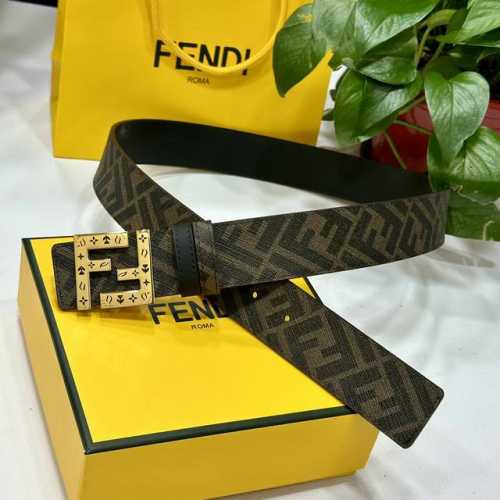 Fendi 芬迪 专柜同款 宽4.0Cm 双环正反用腰带 Ff按钉搭扣 黑色Cuoio Romano皮革材质 反面面料带有烟草黄和黑色Ff图案 四方金属饰面 时