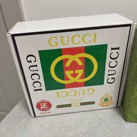 品名：古奇.Gu...Ci 原单 材质：原单牛皮腰带 百分百头层牛皮腰带保证真皮，24K纯钢扣，专柜原单品质、做工精细，时尚大牌，送人自用首选 包装： 请认准如 - 点击图像关闭