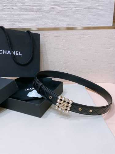Chanel 24C 小牛皮、金属 与琉璃珍珠 金与珍珠白 Logo搭扣 黄铜金属羊皮菱格带身 手感柔软 细腻3.0Cm 码数75- -100