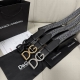 Dg，宽4.0Cm Dolce&Gabbana 全新小牛皮腰带，满载干练态度。滚轴针扣搭扣尽显巧思