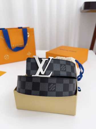 特P180 Lv 宽度40Mm 寸5 双面原厂小牛皮，工艺考究，设计时尚富有内涵。黑色双面小牛皮。双面可用。 - 点击图像关闭
