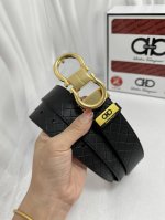 品名：菲拉格幕 原单 材质：原单牛皮腰带 百分百头层牛皮腰带保证真皮，24K纯钢扣，专柜原单品质、做工精细，时尚大牌，送人自用首选 包装： 请认准如图专柜包装赠