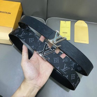 L0Uis Vuitt0N 專櫃最新升級版本 寬度40毫米 精湛工藝定制帆布面料襯托進口水波紋小牛皮底 搭配精鋼字母搭扣 雙面用 經典百搭款！