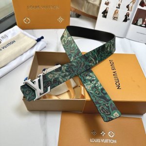 L驢家專櫃最新升級版本 寬度40毫米 全新訂制帆布搭配最新進口原廠皮底 配置新款字母搭扣 經典百搭款！ DDD