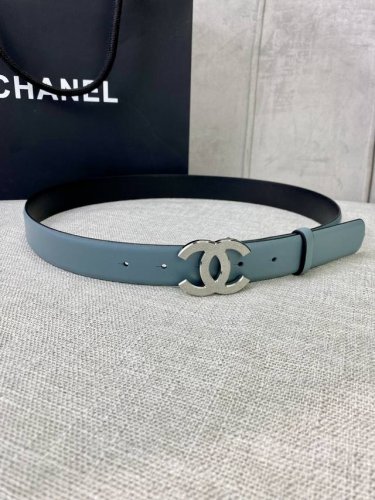 特 宽度3.0Cm Chanel 香奈儿 女士腰带皮带新款柔软的进口小牛皮金 银压砂面金属钢扣。