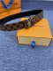 品牌Lv 4.0Cm 特 描述这款饰有Lv带扣的腰带配以水牛皮衬里，覆以Monogram 牛皮。展现细腻的品牌特质，是牛仔裤的理想配件 Lv字母带扣 Monog