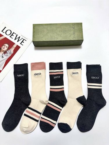 配包装 DDD 一盒5 双 DDD Gucci 古琦 经典刺绣字母Logo 纯棉中筒袜 ，Ins超火爆小腿袜，纯棉面料，潮人必备 ，经典配色 个性时尚百搭款，你