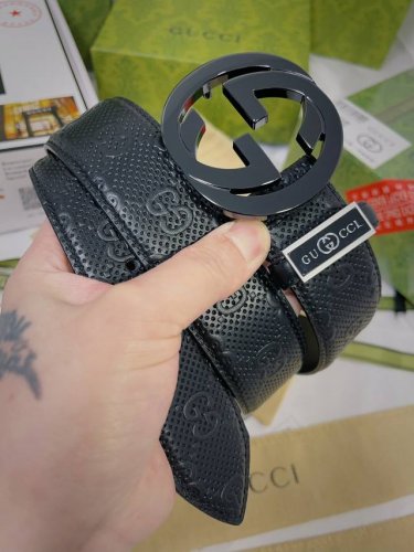 皮带：古奇.Gu...Cci原单 腰带：百分百头层牛皮，保证真皮，24K纯钢扣，永不掉色Gg系列，双面可用专柜同等质量， 送人自用首选 包装： 请认准如图专柜全