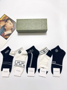 配包装 一盒5 双 Gucci 古琦 经典字母 Logo 纯棉 短袜，船袜 ！超级软糯亲肤！ Ins爆款！专柜在售Ing 好看到爆炸 ！超高品质！经典不过时！潮