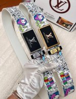 皮带：Lv.路易威登顶级复刻- 腰带：原单品质百分百进口原厂头层牛皮，保证真皮。方形雾面浮雕设计工艺.真空电镀.永不掉色.24K纯钢扣头层牛皮涂鸦彩绘系列双面两