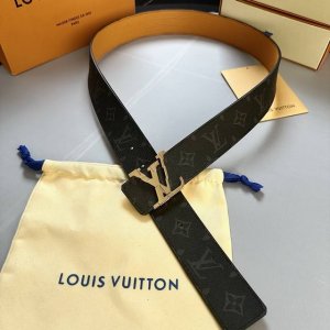 配原版包裝 L0Uis Vuitt0N 專櫃最新升級版本 寬度40毫米 全新訂製帆布搭配最新進口原廠水波紋底 配置新型字母搭扣 雙面可用 經典百搭款！