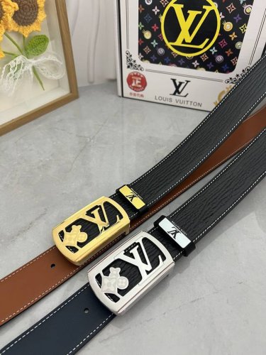 品名：Lv..路易..威登原单 材质：原单牛皮腰带 百分百头层牛皮腰带保证真皮，24K纯钢扣，专柜原单品质、做工精细，时尚大牌，送人自用首选 包装： 请认准如图